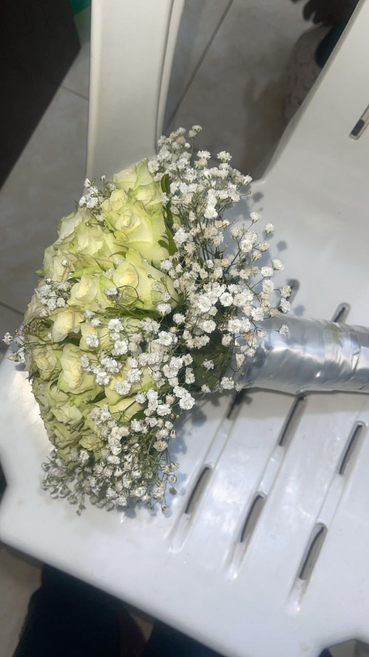White floral bouquet detail